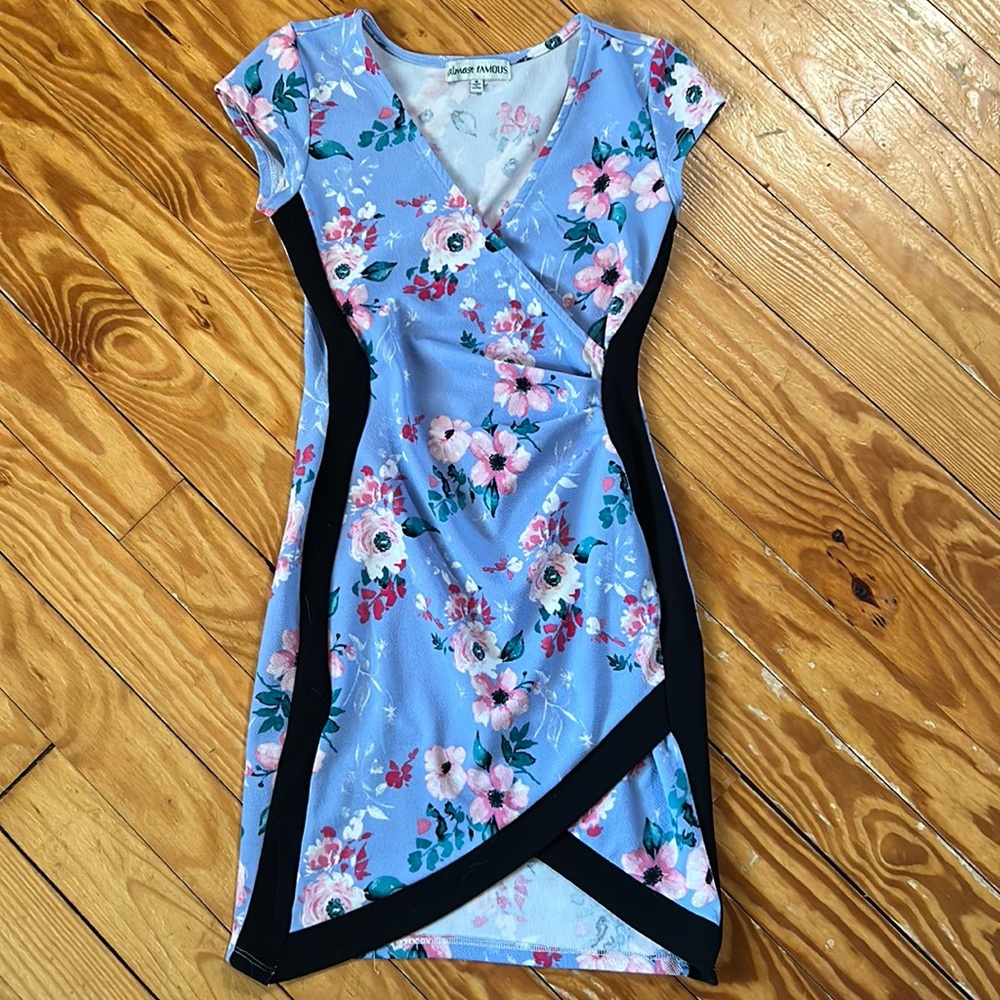 Almost Famous above-knee flowered dress